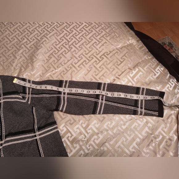 NWOT Long open plaid cardigan - Picture 9 of 10